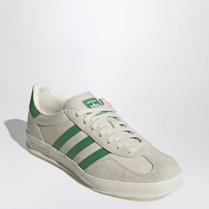 حذاء رياضي أبيض طباشيري من Gazelle Indoor