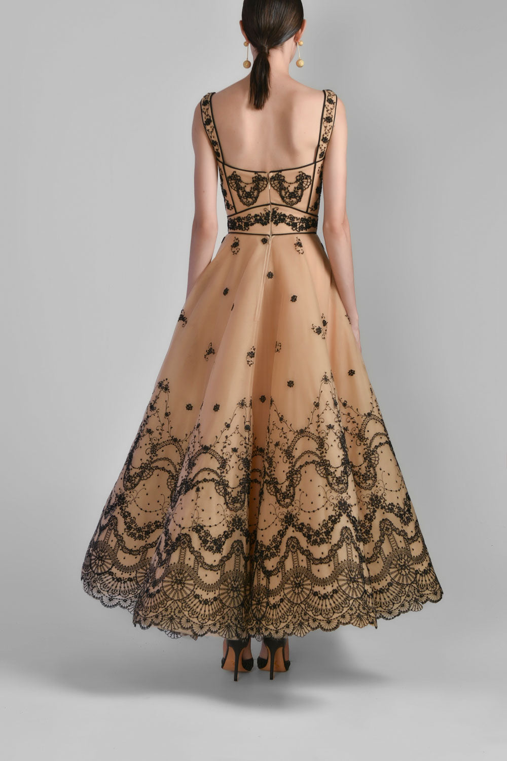 sleeveless-embroidered-tulle-dress-rtwss23-3