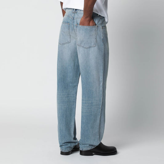 Light blue washed jeans