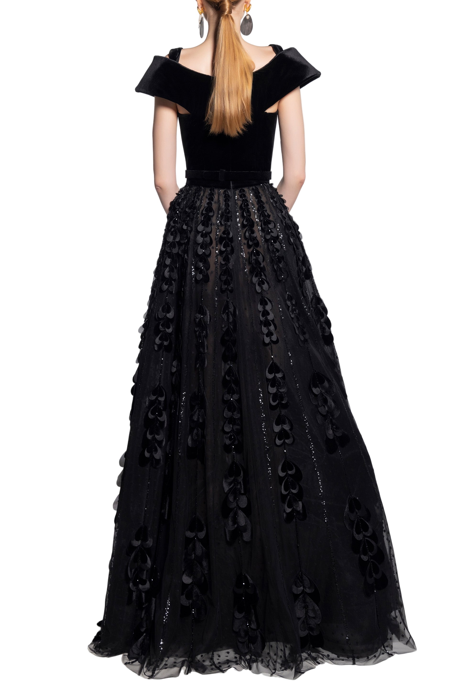 beaded-tulle-skirt-with-velvet-bodysuit-rtwfw23-3