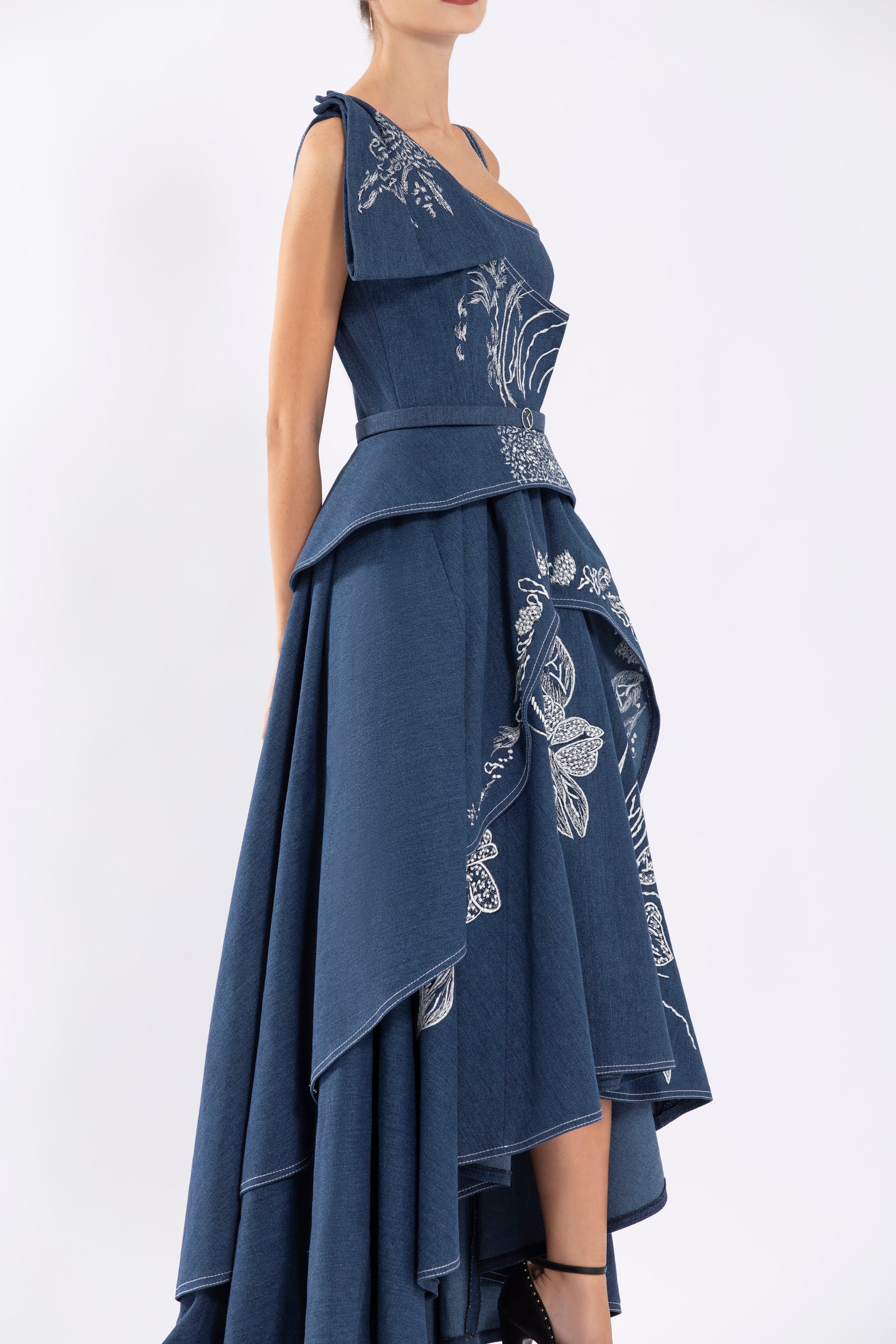 denim-dress-with-floral-embroidery-rtwss24-5