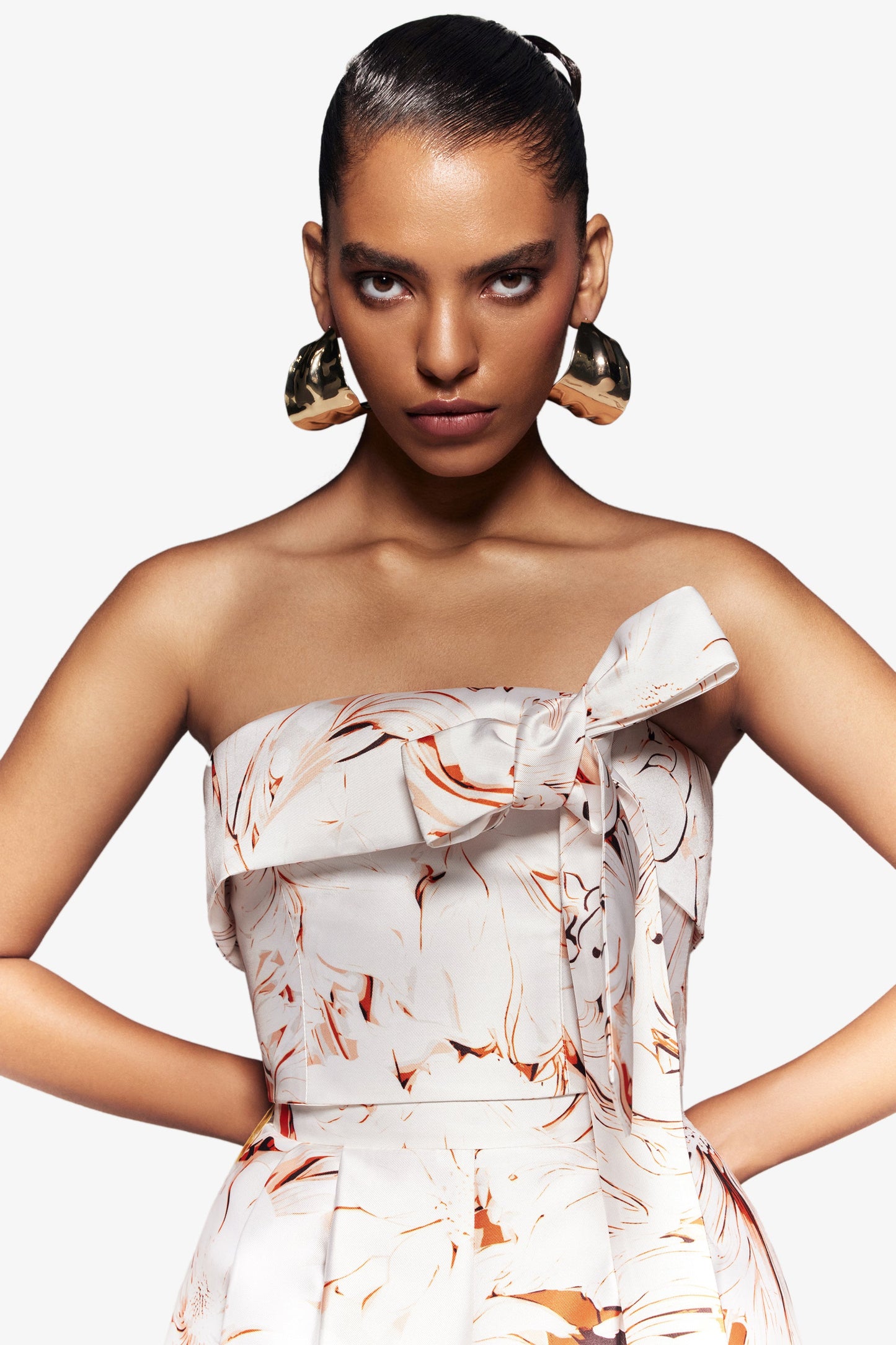 mikado-strapless-top-with-print-rtwss24-1