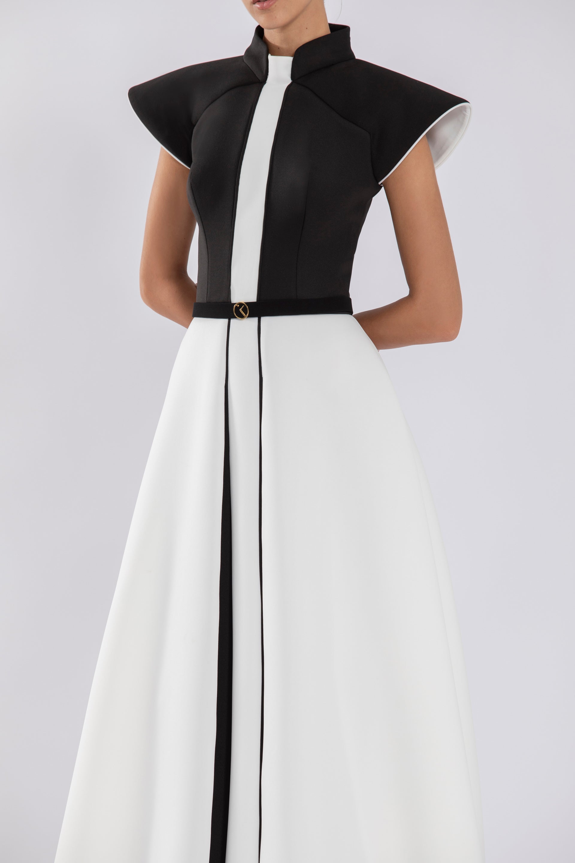 neoprene-dress-with-wide-shoulders-rtwss24-5