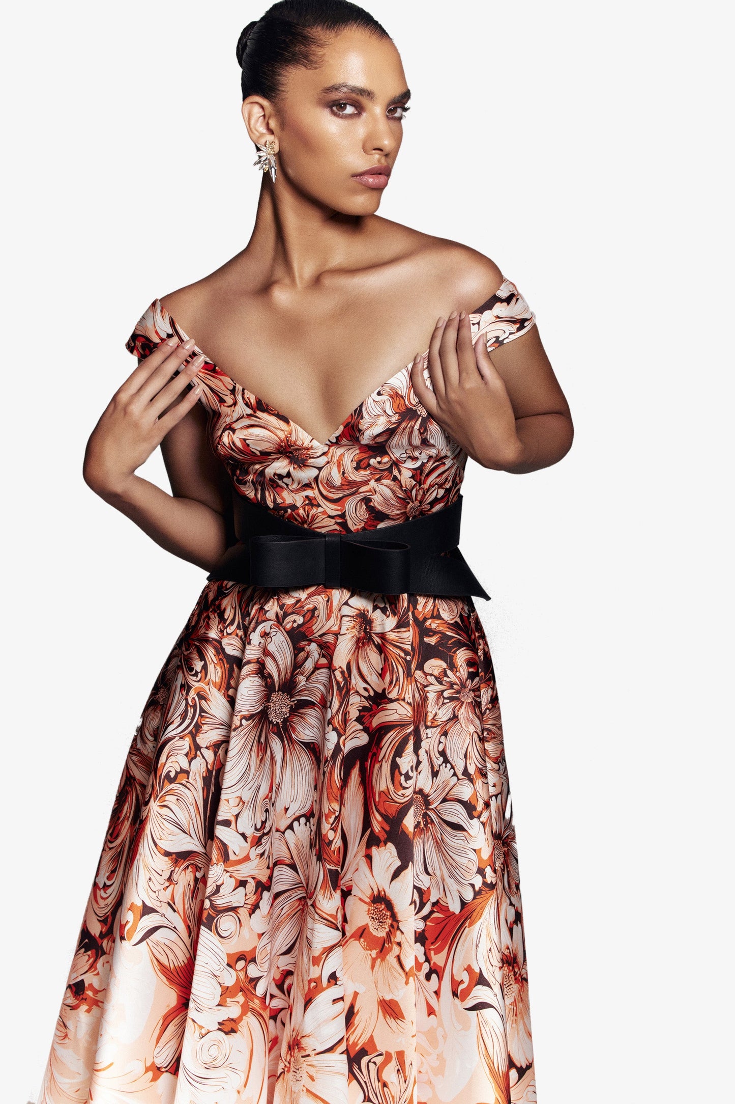mikado-printed-dress-with-off-shoulder-sleeves-rtwss24-3