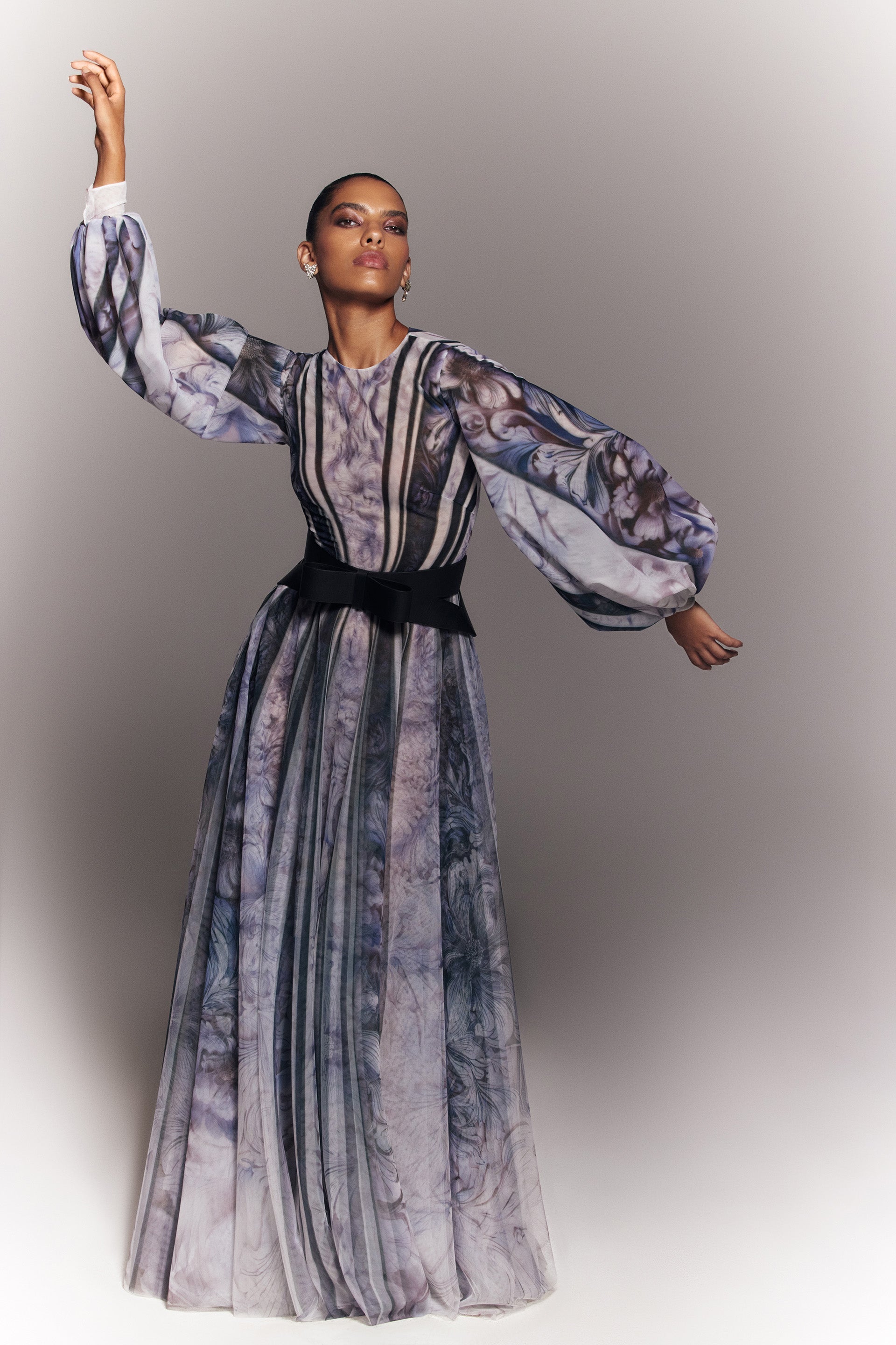 tull-printed-dress-with-bell-sleeves-rtwss24-6