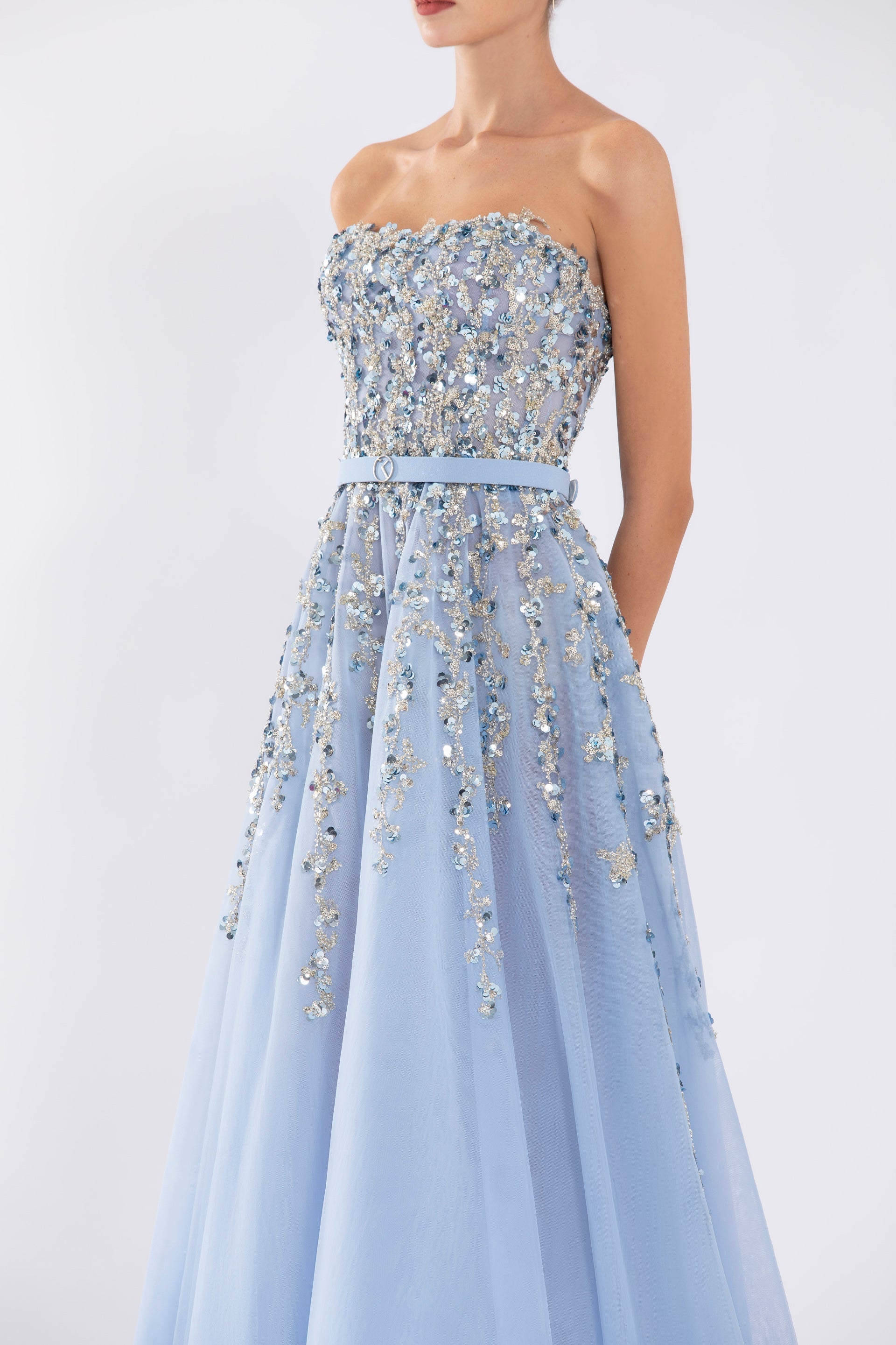 tulle-stapless-dress-with-a-dotted-beading-rtwss24-4