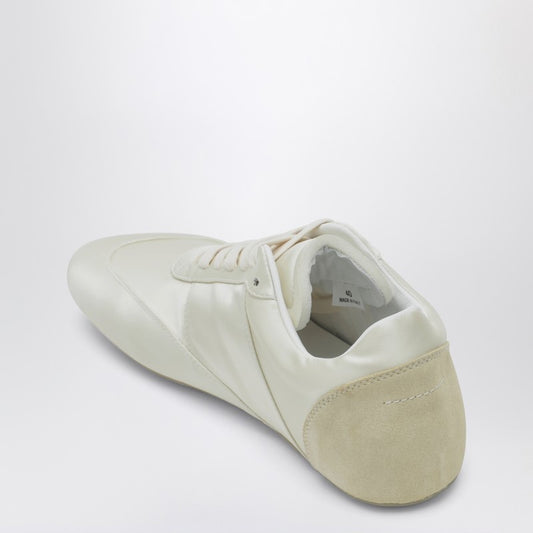 Factory sneaker in white satin