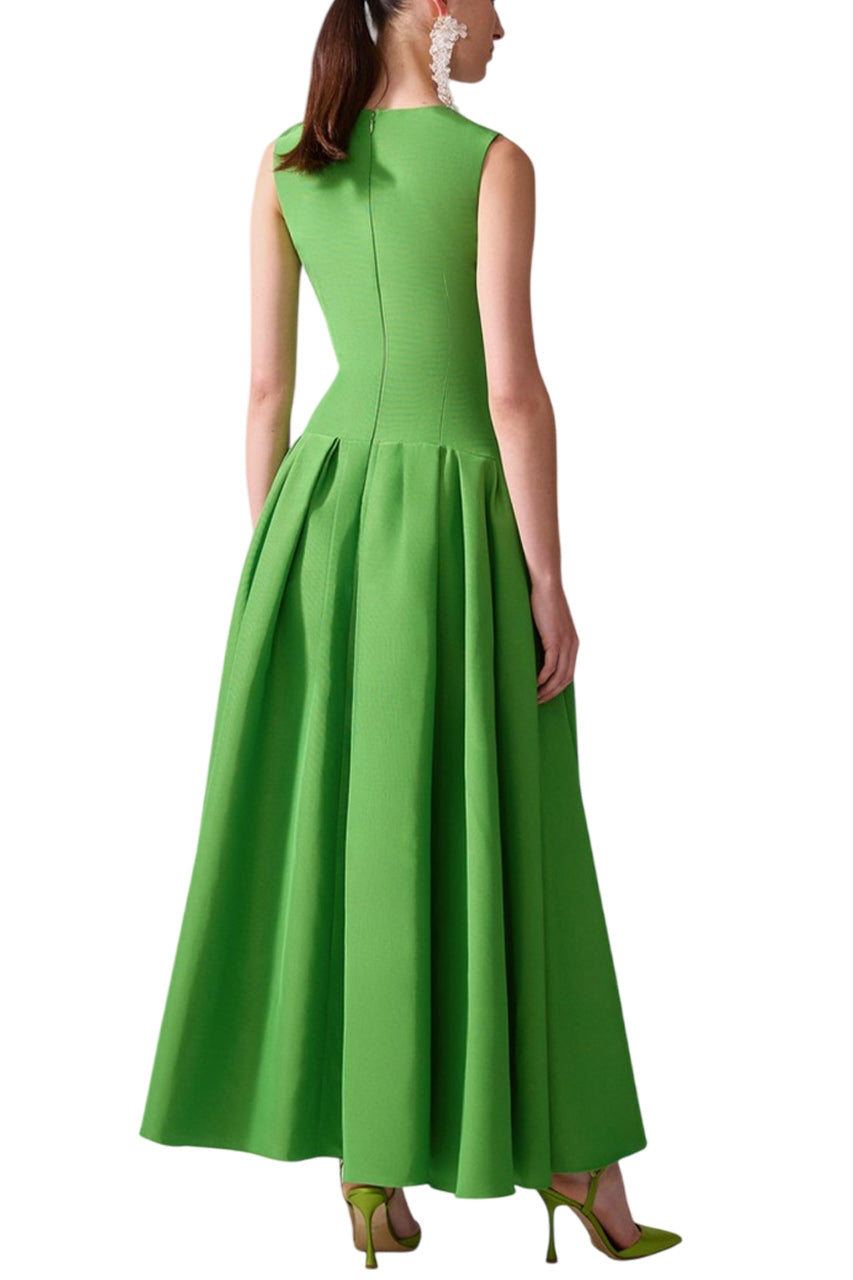SLEEVELESS BOAT-NECK MAXI DRESS