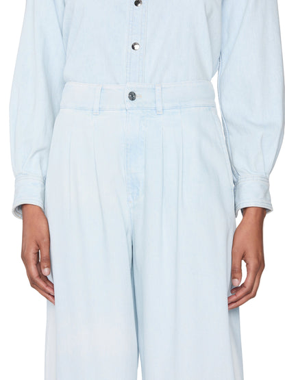 THE TAPERED JEAN