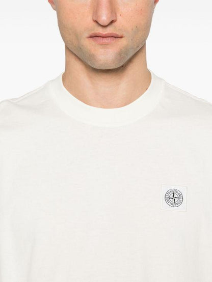 Short -sleeved t -shirt