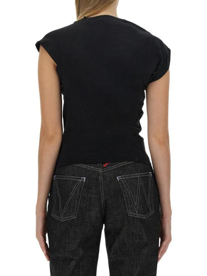 Sleeveless t-shirt