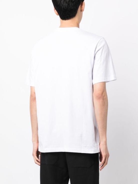 Short -sleeved t -shirt