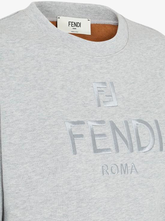 Long -sleeved t -shirt