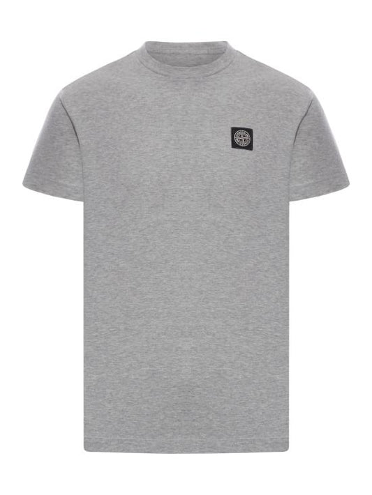 Short -sleeved t -shirt