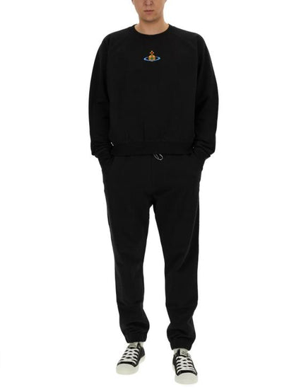 Long-sleeved t-shirt