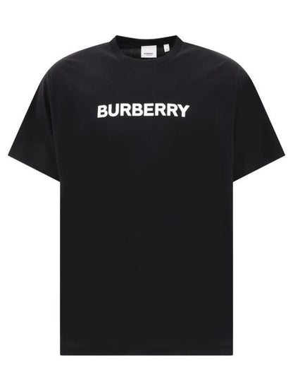 Short -sleeved t -shirt
