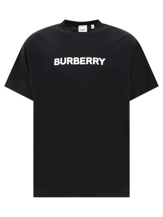 Short -sleeved t -shirt