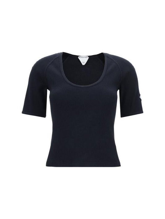 Short -sleeved t -shirt