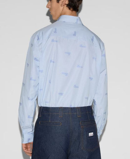 قميص بأكمام طويلة