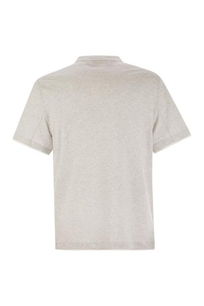 تي شيرت بأكمام قصيرة