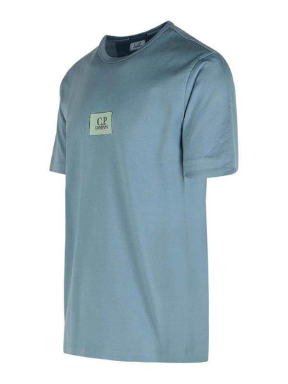 Short -sleeved t -shirt
