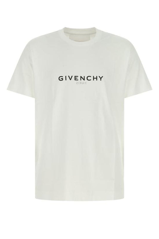 Short -sleeved t -shirt