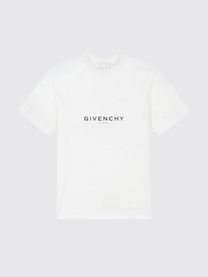 Short -sleeved t -shirt