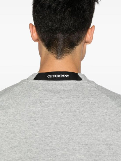 Long -sleeved t -shirt