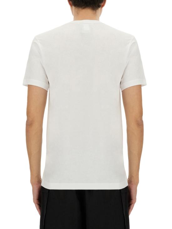 Short -sleeved t -shirt
