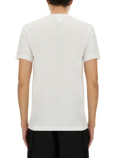 Short -sleeved t -shirt