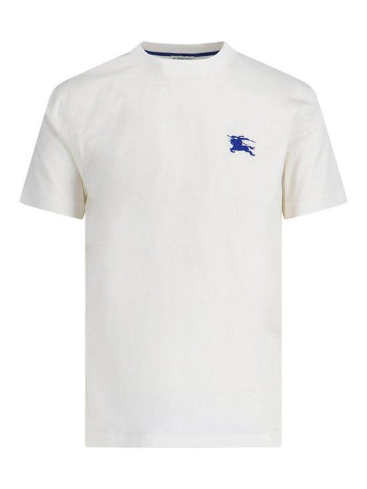 Short -sleeved t -shirt