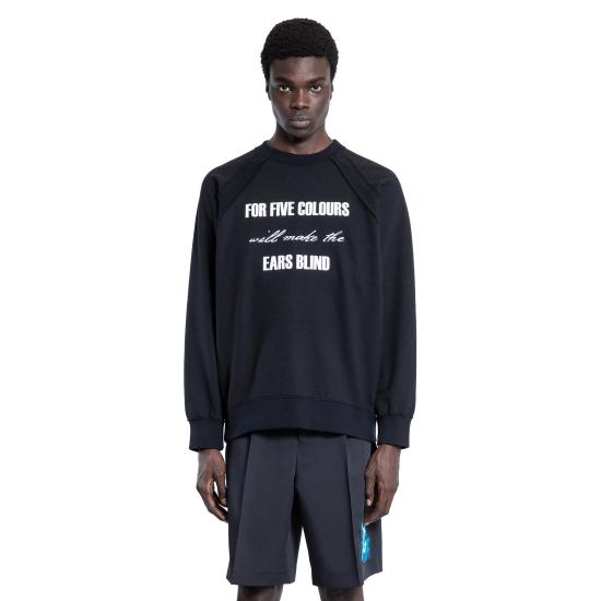Long -sleeved t -shirt