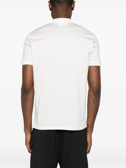 Short -sleeved t -shirt
