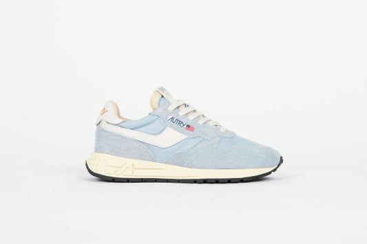 أحذية رياضية