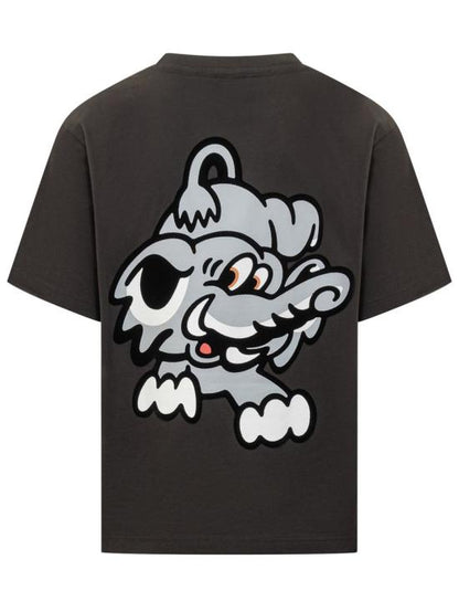 Short -sleeved t -shirt