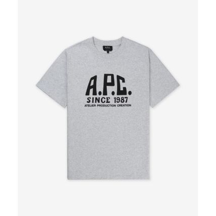 Short -sleeved t -shirt