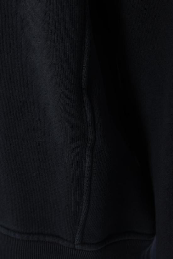 Long -sleeved t -shirt