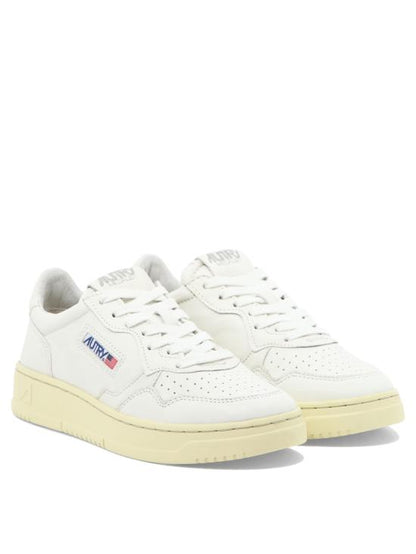 MEDALIST LOE SNEAKERS