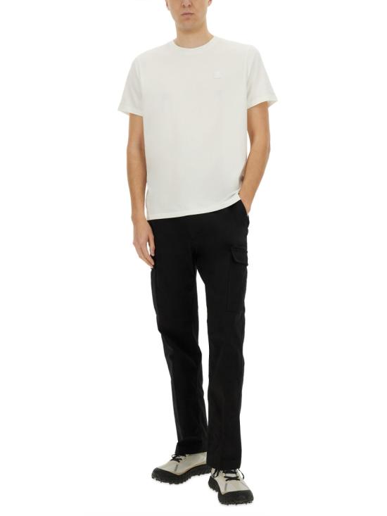 Short -sleeved t -shirt