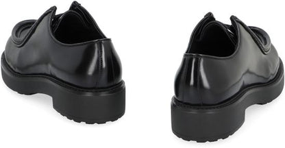 أحذية جلدية برباط