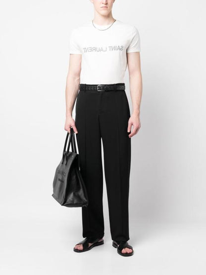 Short -sleeved t -shirt