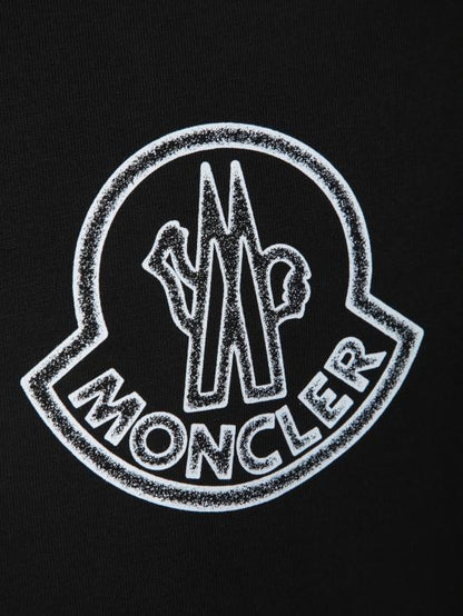Short -sleeved t -shirt