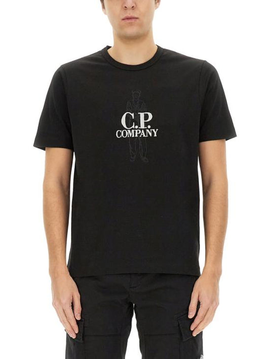 Short -sleeved t -shirt