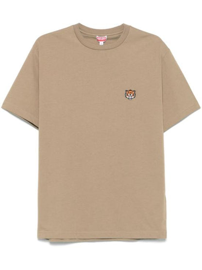 Short -sleeved t -shirt