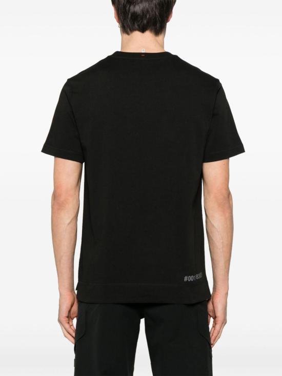 Short -sleeved t -shirt