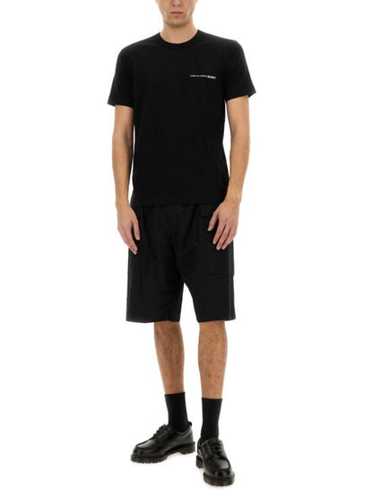 Short -sleeved t -shirt