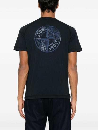 Short -sleeved t -shirt