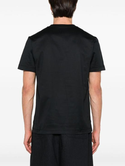 Short -sleeved t -shirt