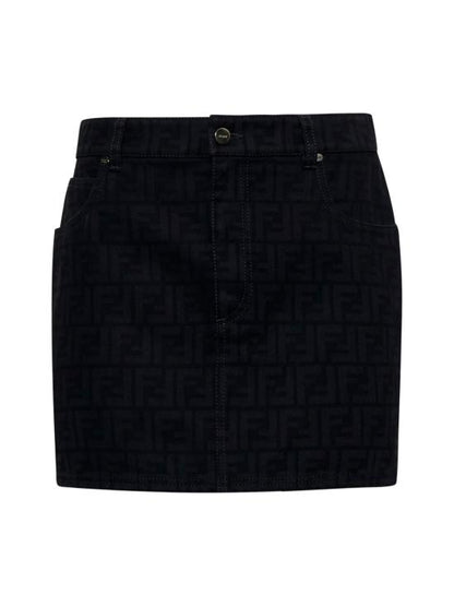 Short skirt