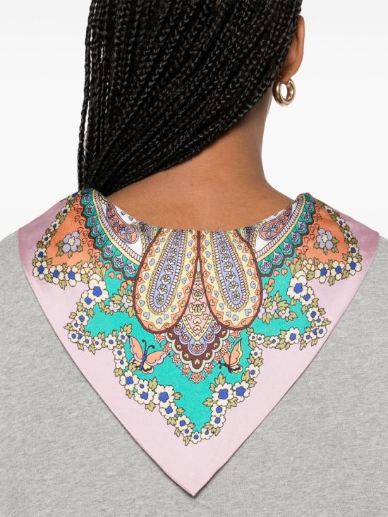 Long -sleeved t -shirt